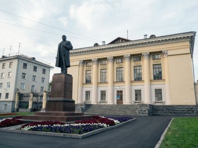 Национальная библиотека Удмуртии: тайны книг и реставрации
